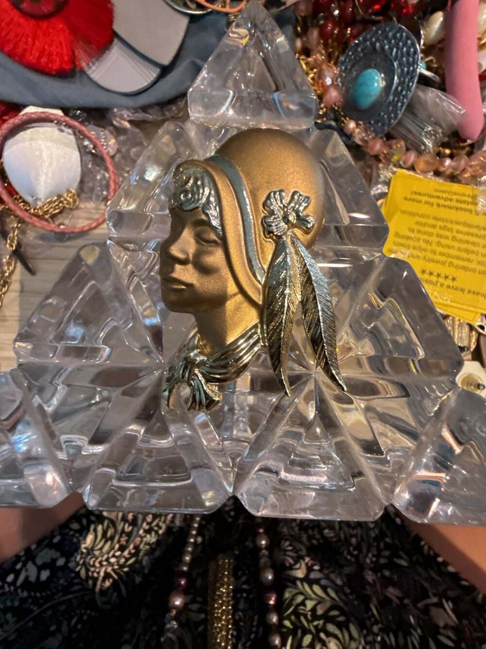 Vintage Torino Goldtone Flapper Girl Lady Face Cloche Hat Feathers Brooch Pin